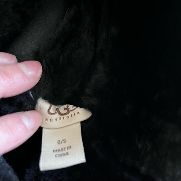 UGG Australia genuine sherling bucket hat with sequins size Small NWOT - Picture 4 of 6